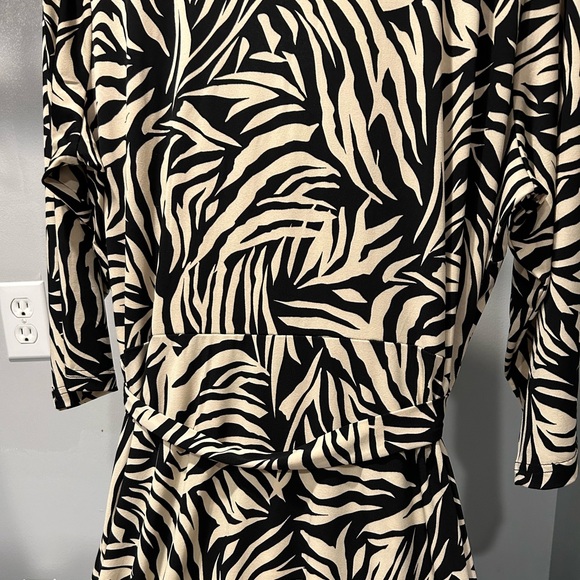 Leota Perfect Wrap Zebra Safari Dress - Picture 11 of 12